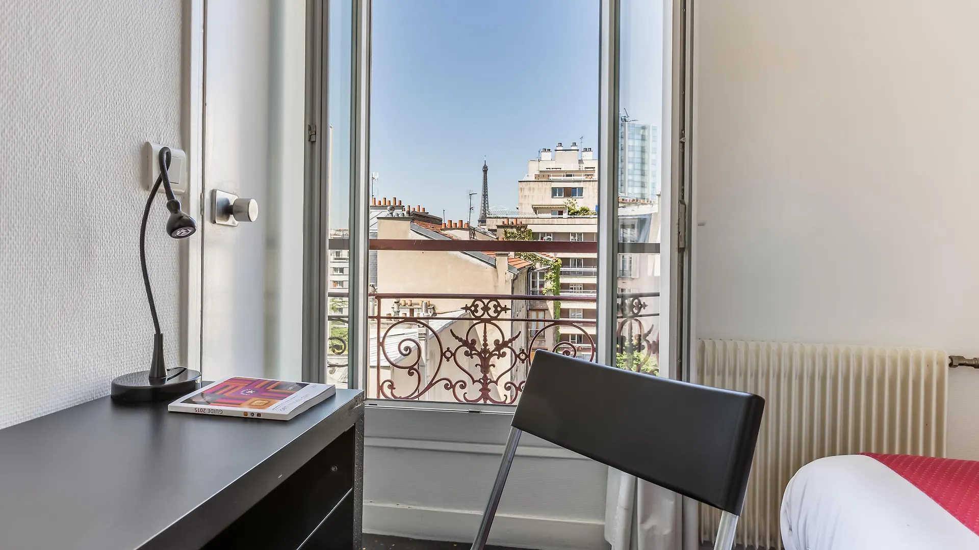 The Originals City, Lecourbe, Tour Eiffel Hotel Paris