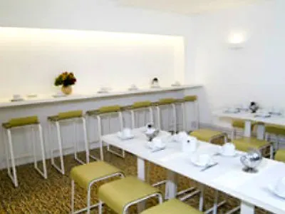 Hotel The Originals City, Lecourbe, Tour Eiffel 3*