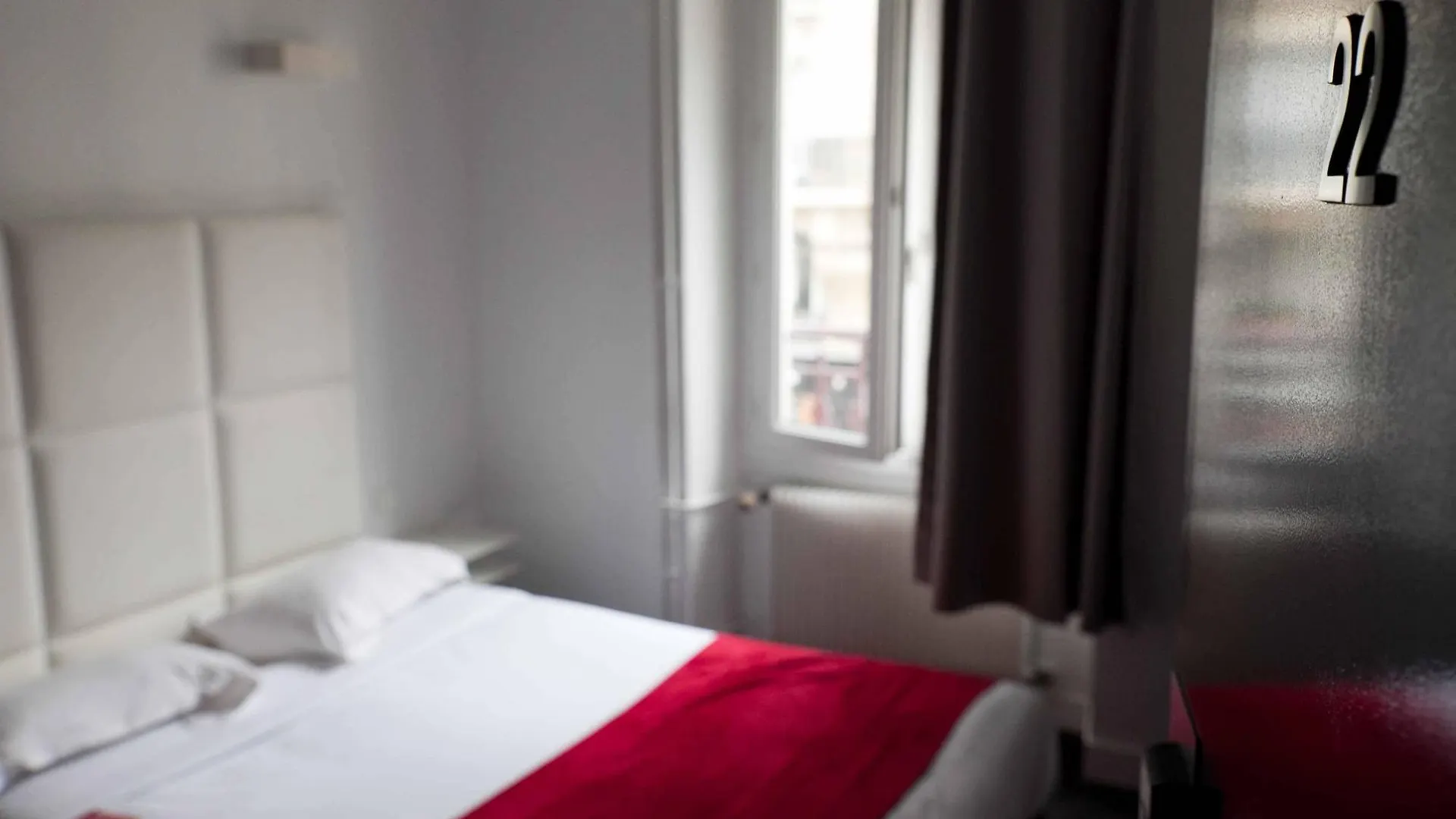 The Originals City, Lecourbe, Tour Eiffel 3* Paris
